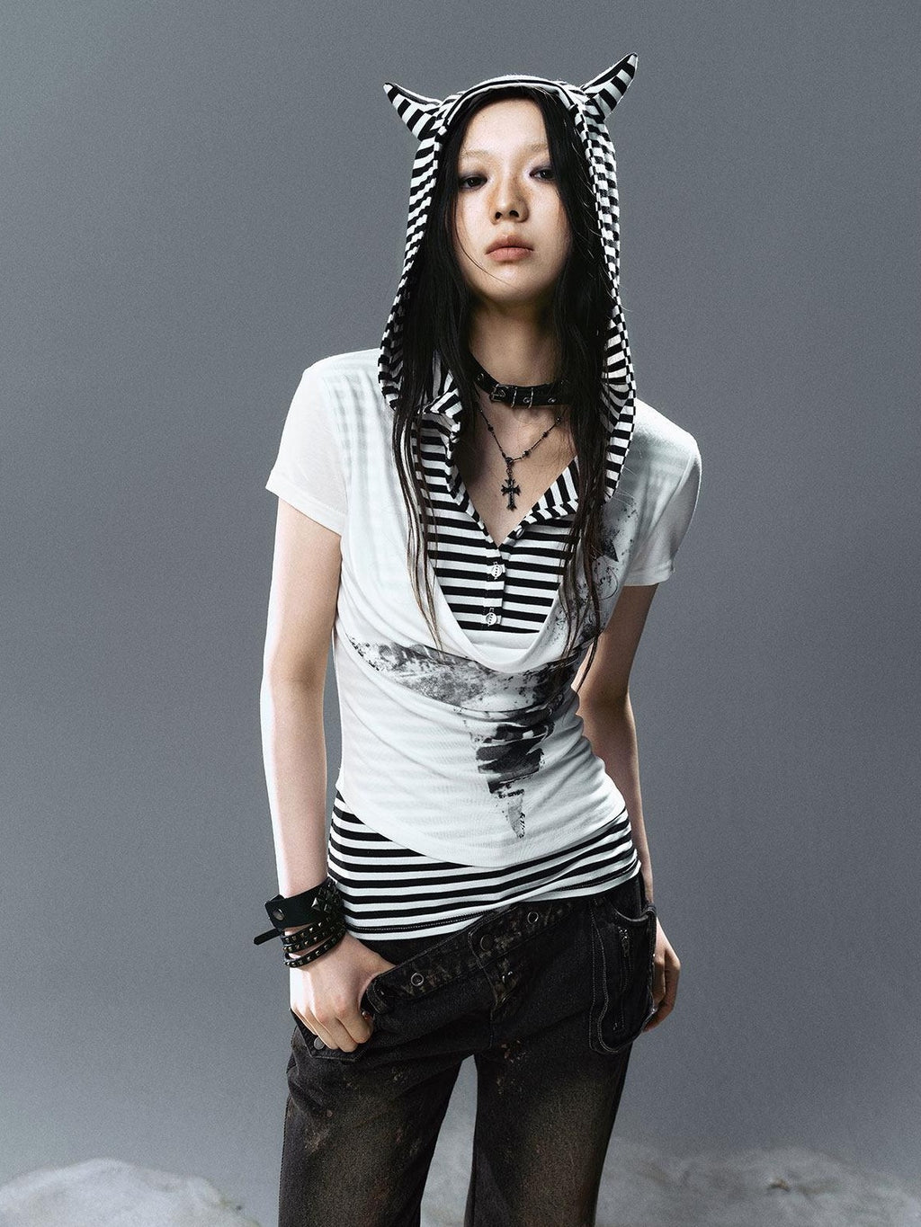 Cest Nous Lightweight Lyocell Slim Fit Short Sleeve Striped Letter Women White Hoodie