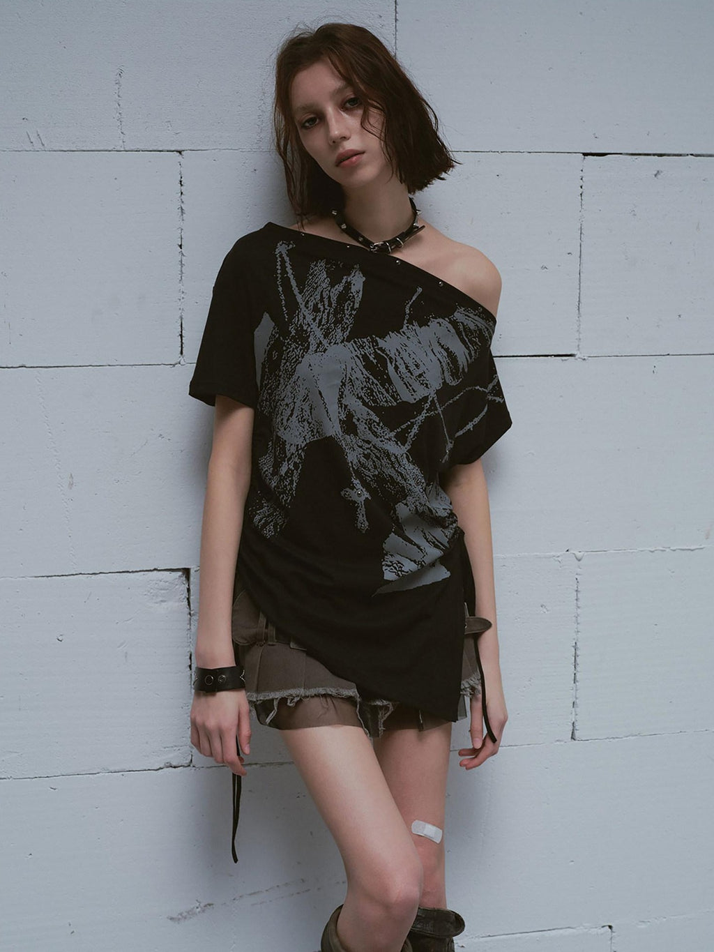 Cest Nous Lightweight Cotton Loose Punk Graffiti Asymmetric Tie Women Offshouldercroptops