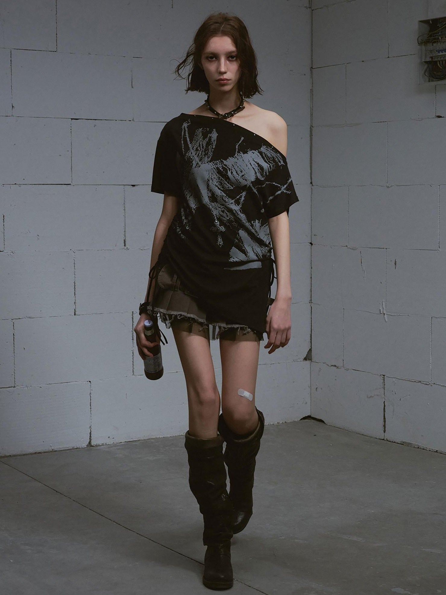 Cest Nous Lightweight Cotton Loose Punk Graffiti Asymmetric Tie Women Offshouldercroptops
