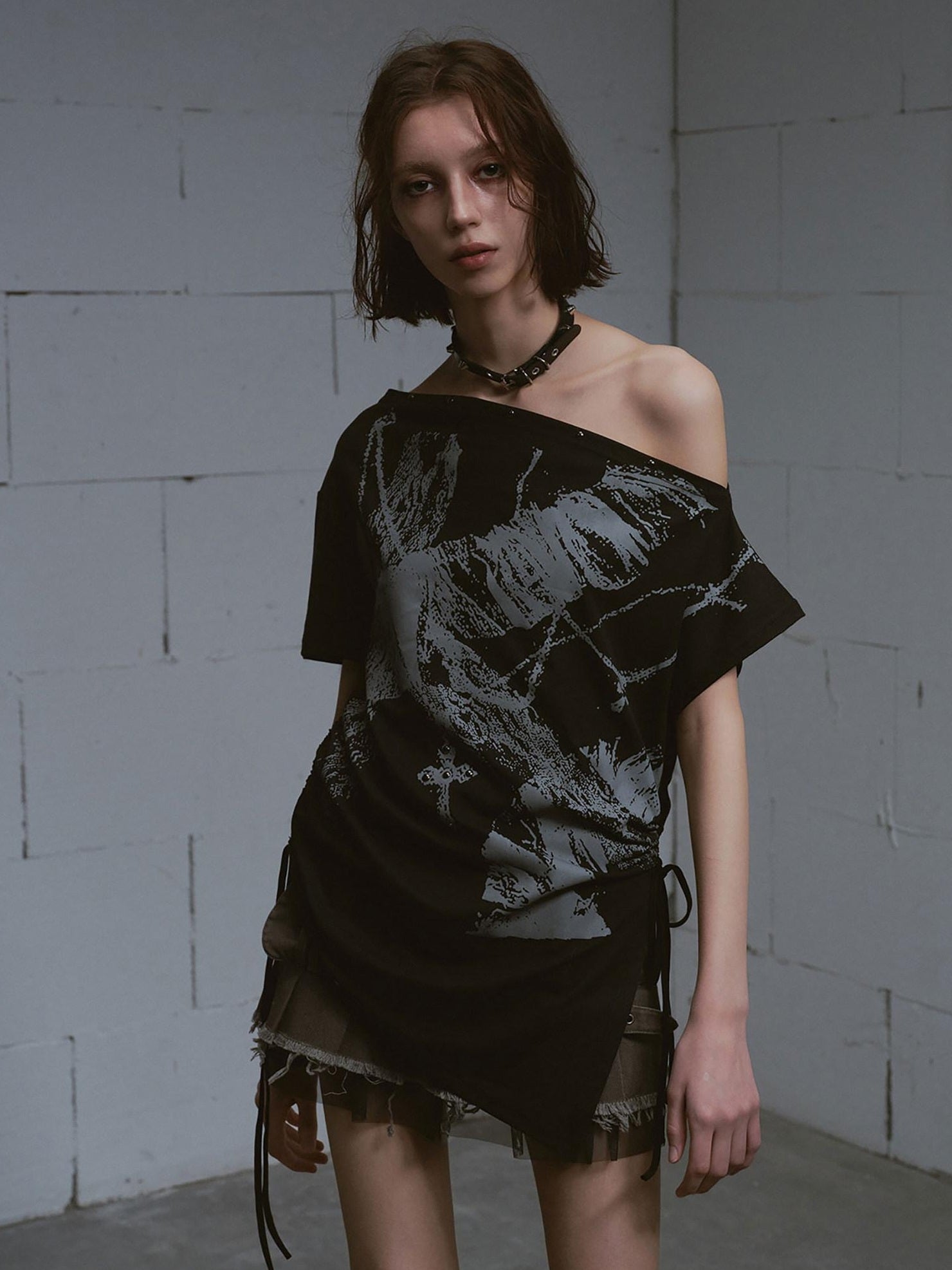 Cest Nous Lightweight Cotton Loose Punk Graffiti Asymmetric Tie Women Offshouldercroptops