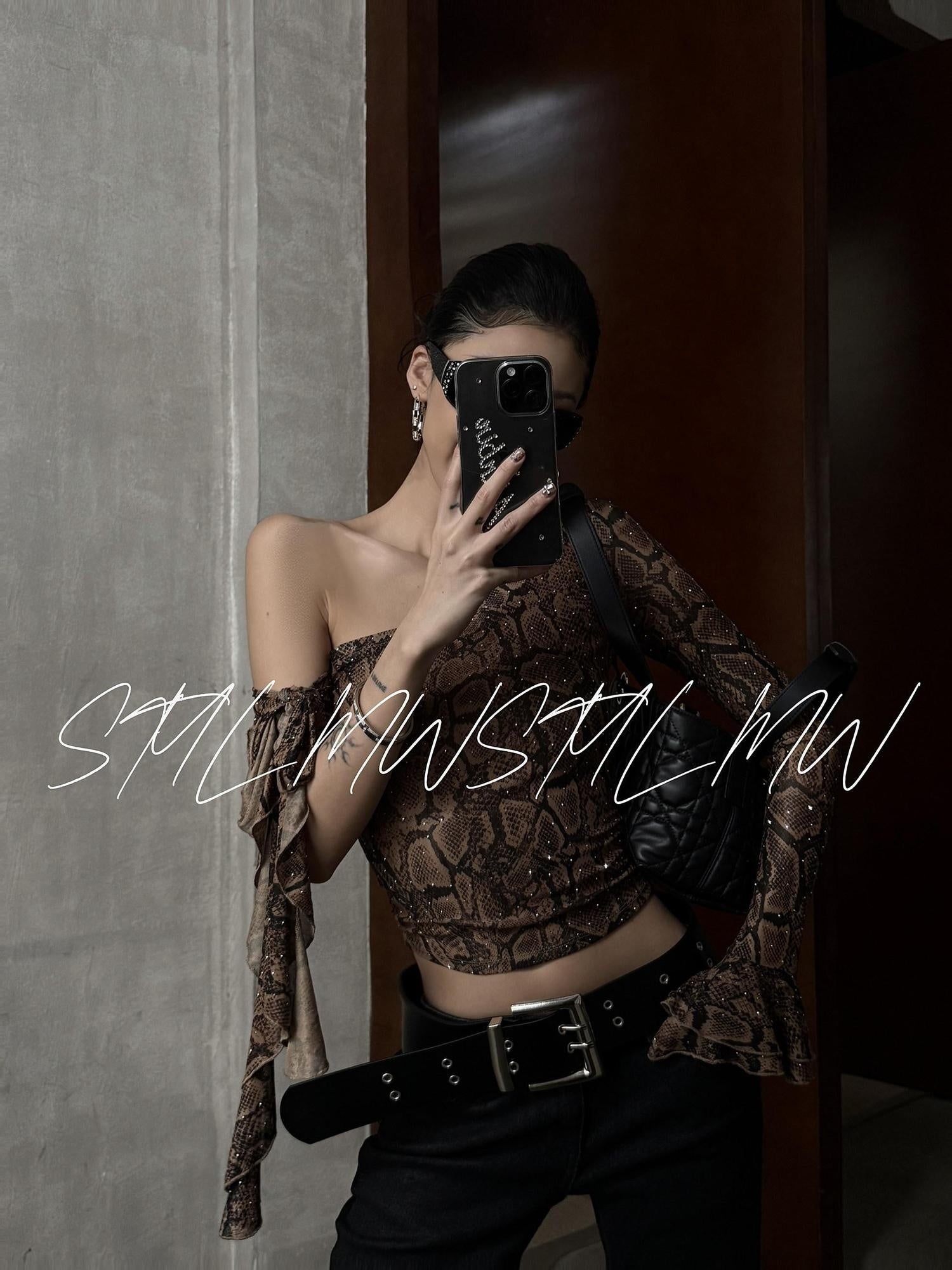ZERO Rhinestone Mesh Snake Print Slim Asymmetric Neck Stretch Long Sleeve Crop Tops