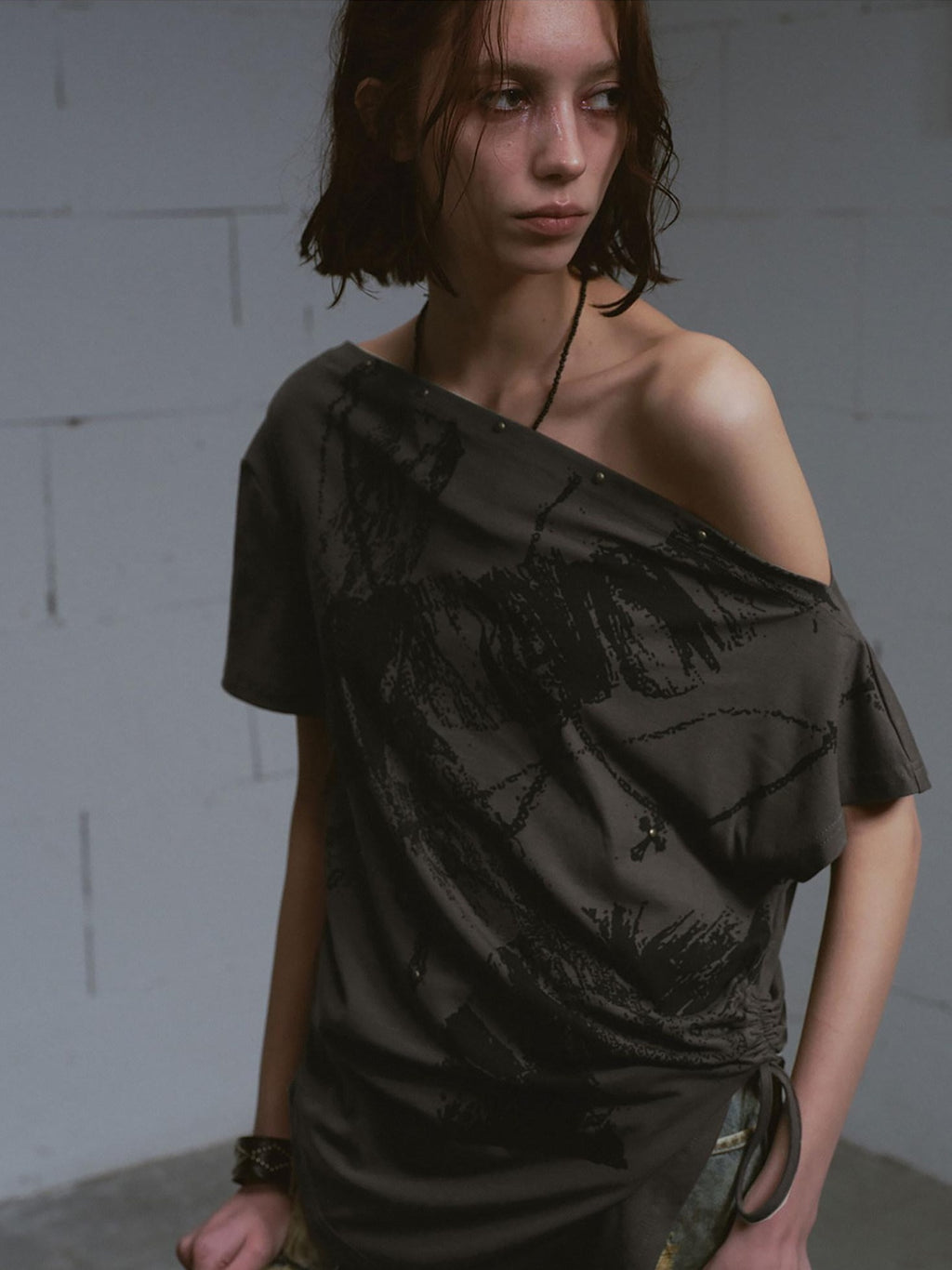 Cest Nous Lightweight Cotton Loose Punk Graffiti Asymmetric Tie Women Offshouldercroptops