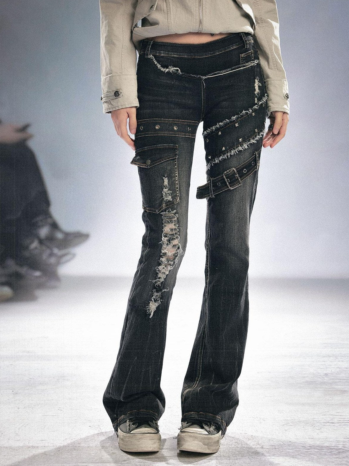 Cest Nous Studded Straight Leg Low Rise Slight Stretch Zip Fly Women Washed Black Jeans
