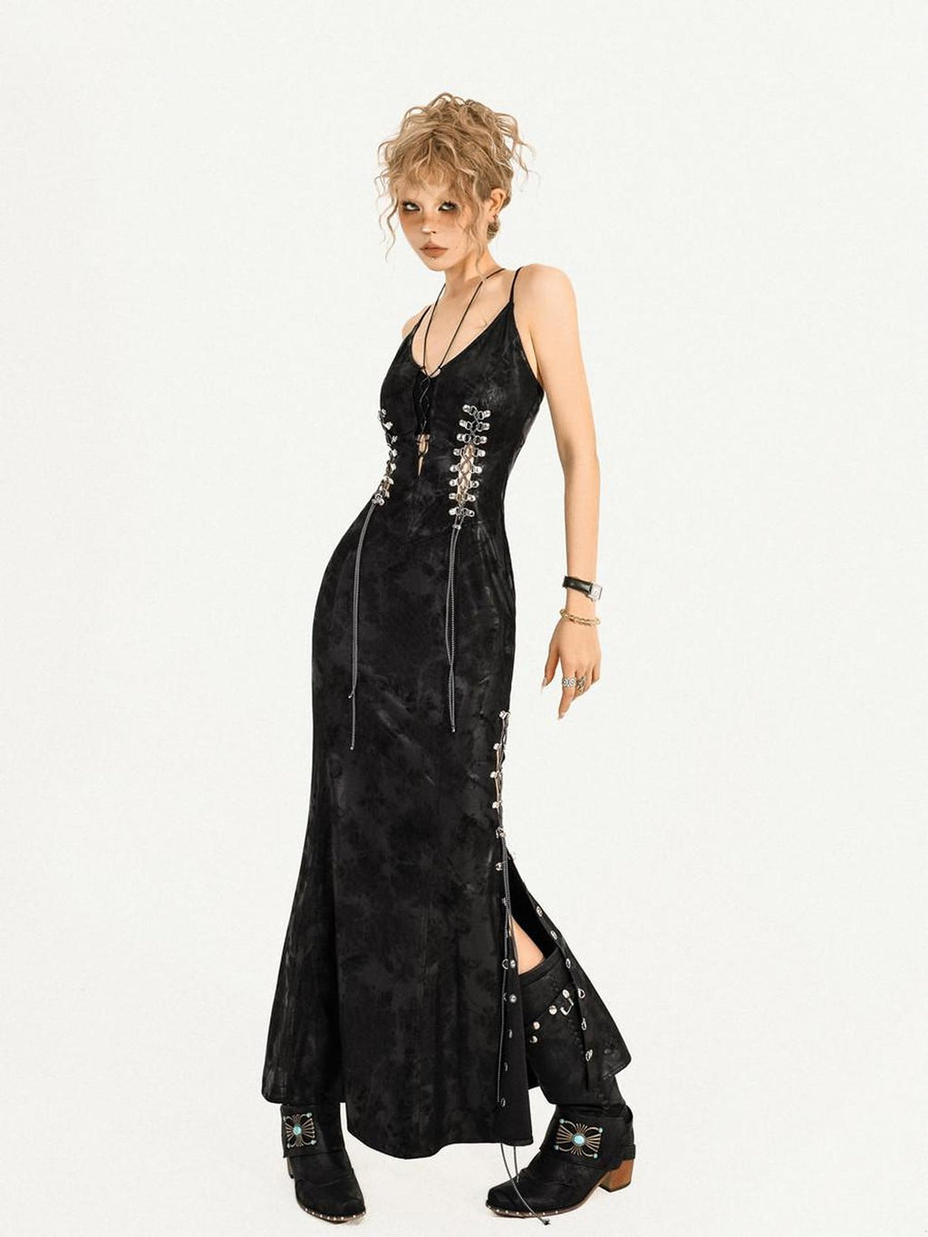 Nico Molly Tie Waist Gothic V-neck Spaghetti Strap Black Slim Maxi Dresses