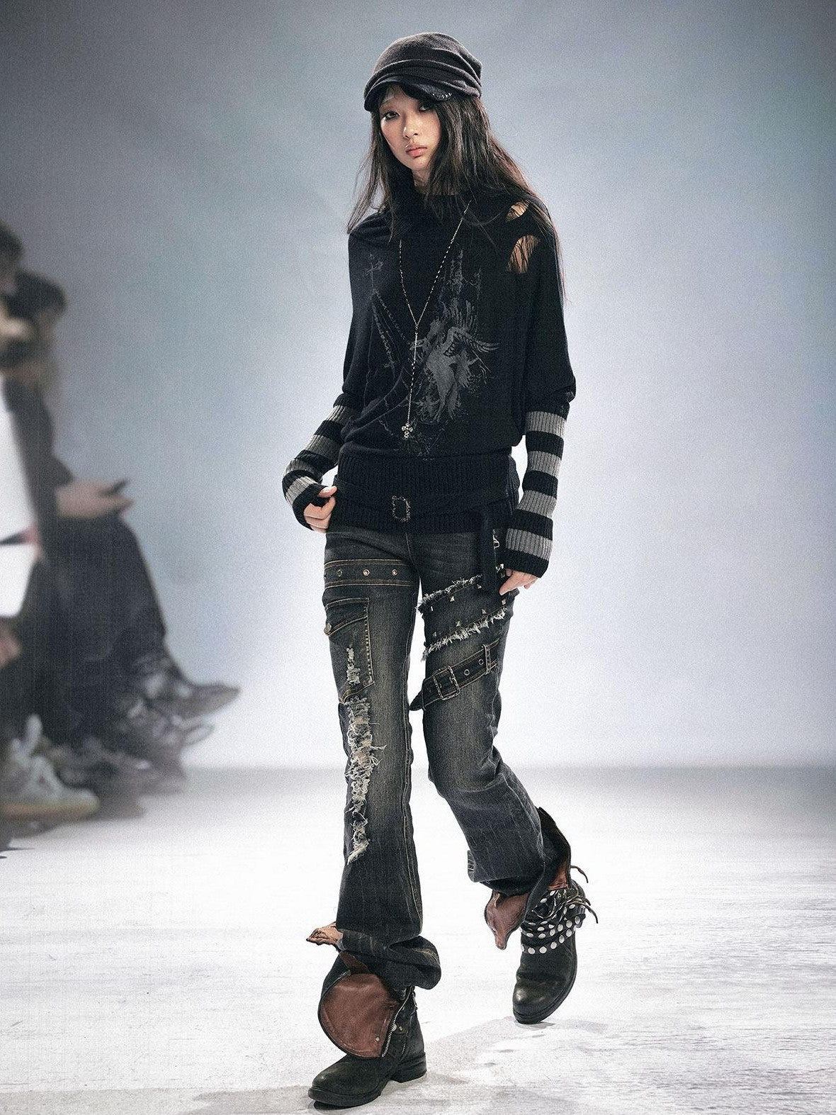 Cest Nous Studded Straight Leg Low Rise Slight Stretch Zip Fly Women Washed Black Jeans