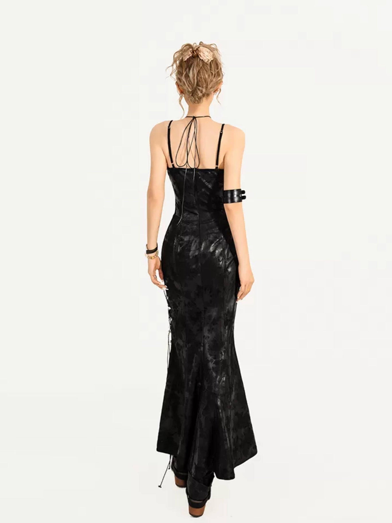 Nico Molly Tie Waist Gothic V-neck Spaghetti Strap Black Slim Maxi Dresses