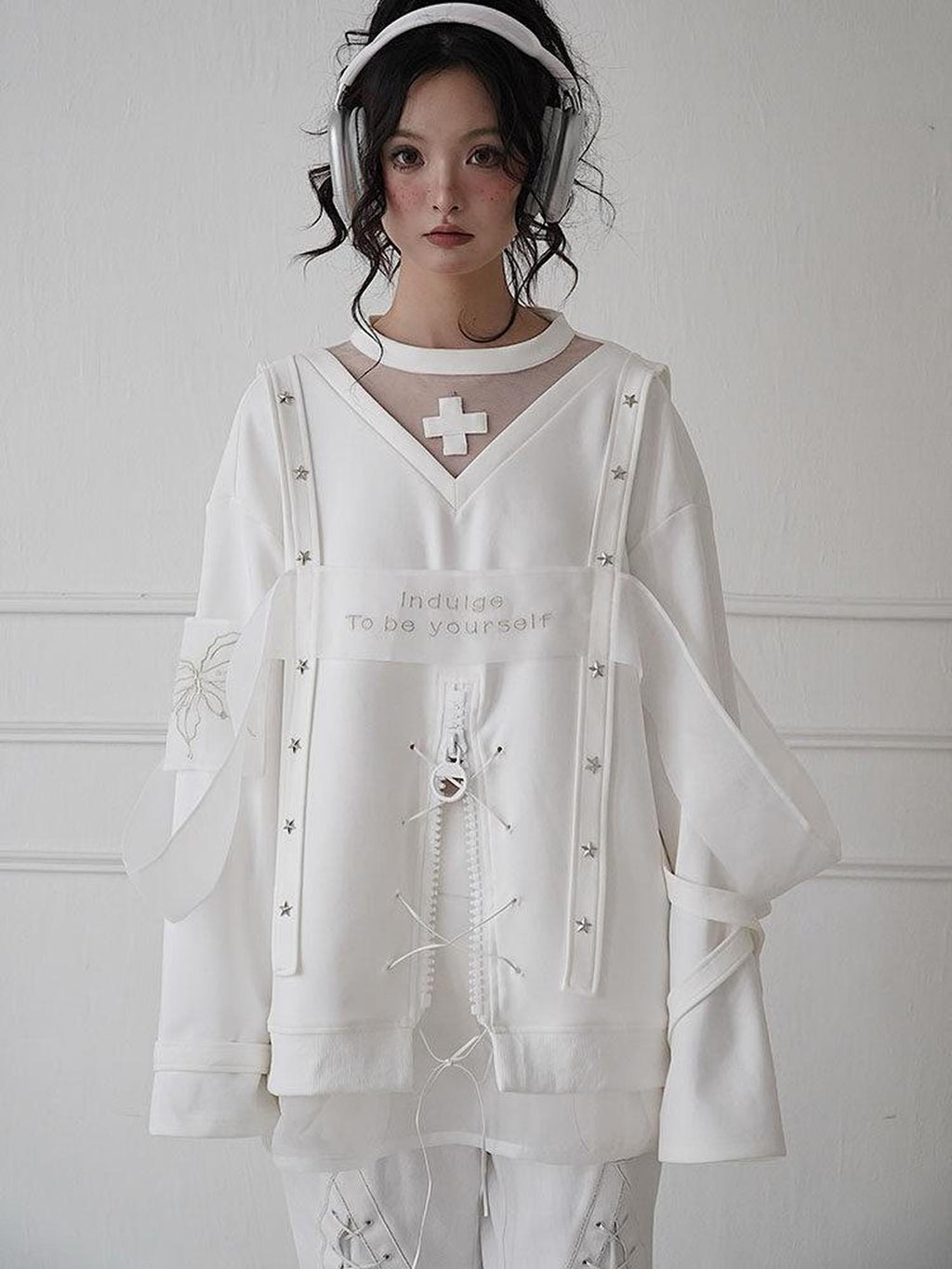 WSW Embroidered Cotton Blend Street Style Loose Fit Unisex White Crewneck Sweatshirts