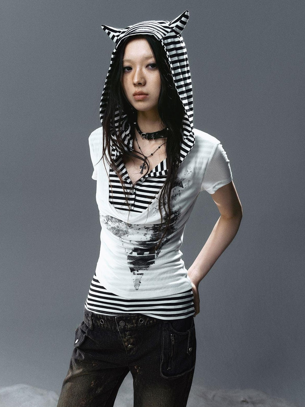 Cest Nous Lightweight Lyocell Slim Fit Short Sleeve Striped Letter Women White Hoodie
