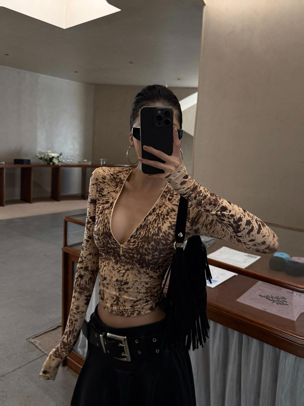 ZERO Leopard Print V-neck Slim Fit Casual Thin Polyester Women Long Sleeve Crop Tops