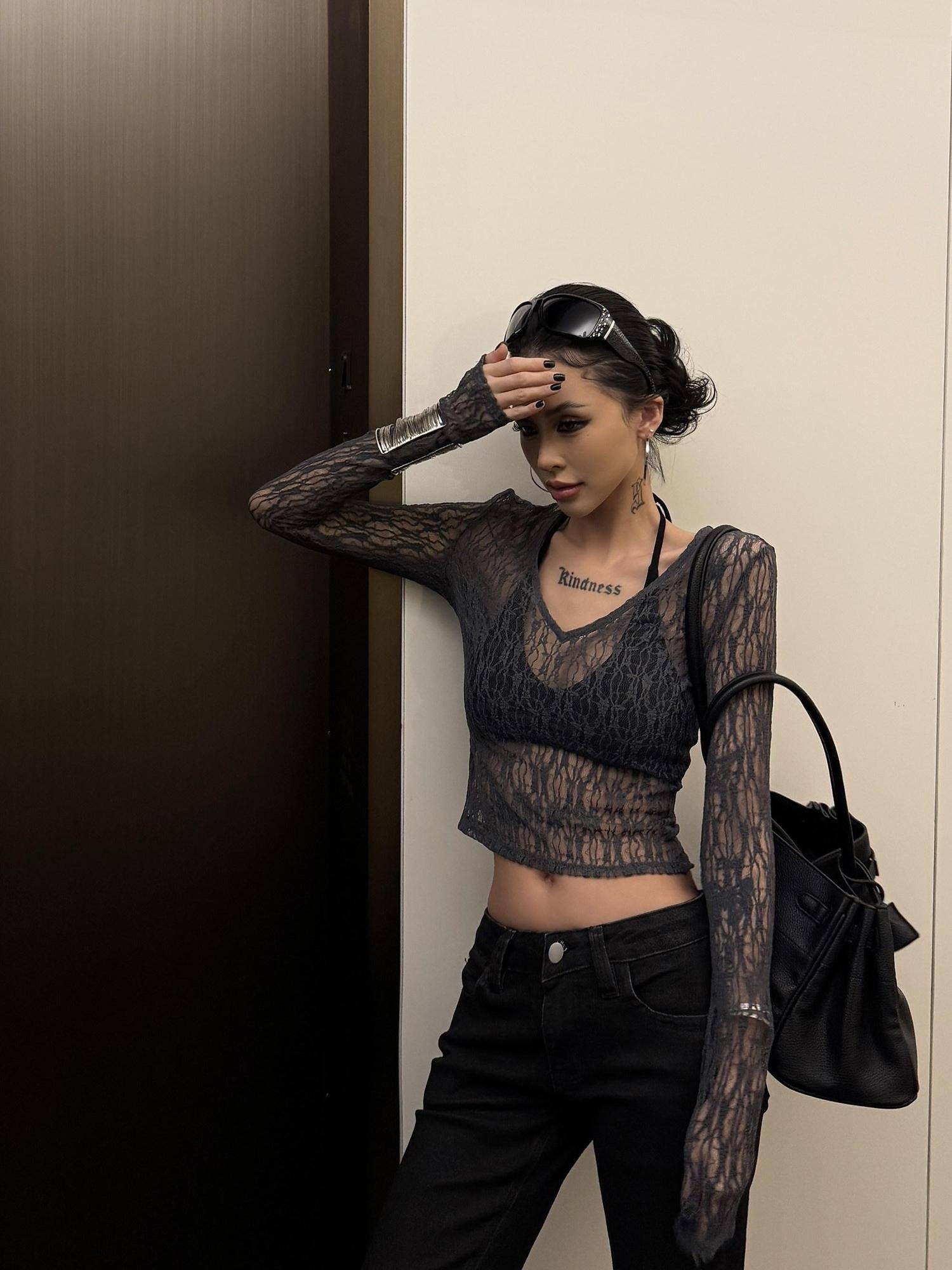 ZERO Pleated Lightweight Nylon Slim V-neck Casual Women Long Sleeve Crop Tops