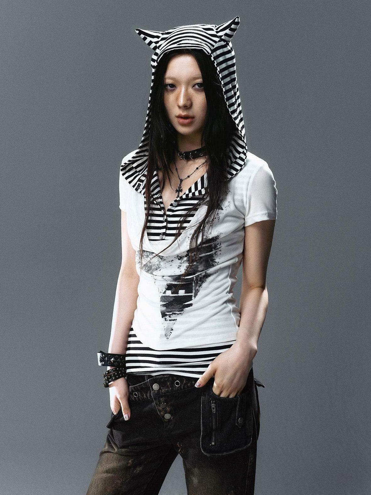Cest Nous Lightweight Lyocell Slim Fit Short Sleeve Striped Letter Women White Hoodie