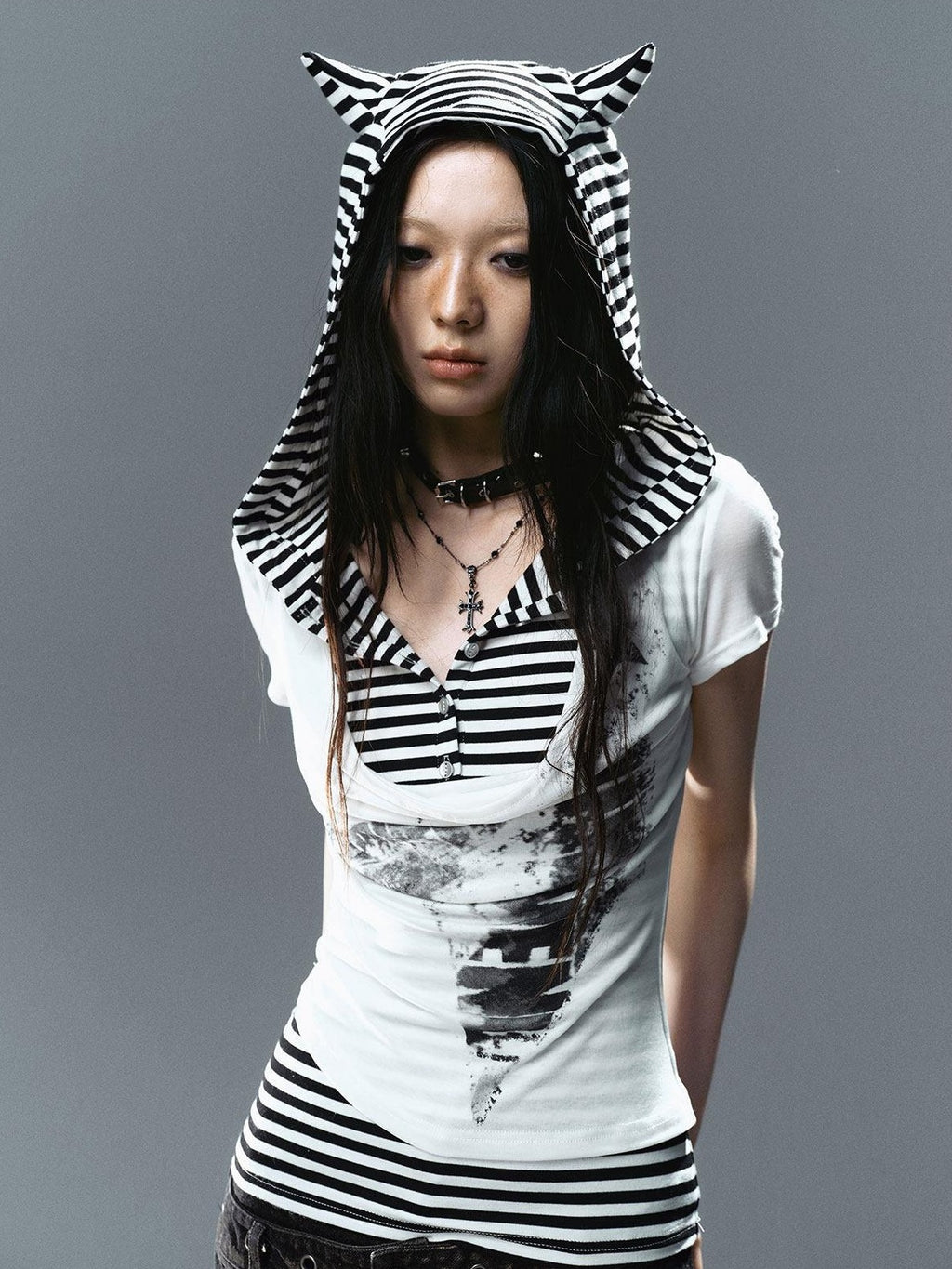 Cest Nous Lightweight Lyocell Slim Fit Short Sleeve Striped Letter Women White Hoodie