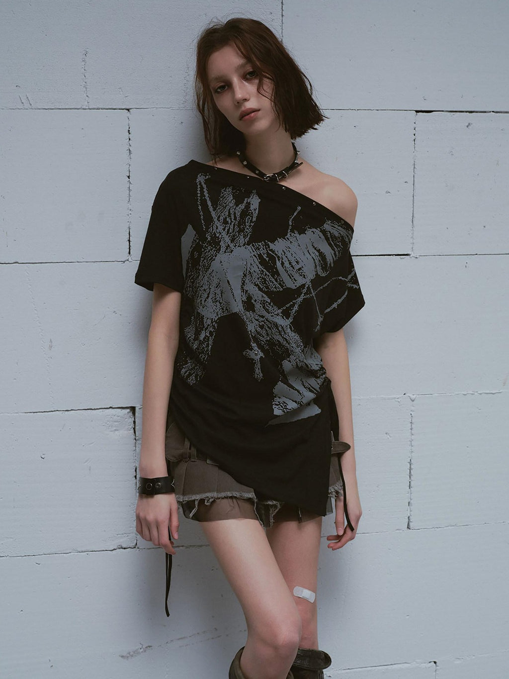 Cest Nous Lightweight Cotton Loose Punk Graffiti Asymmetric Tie Women Offshouldercroptops