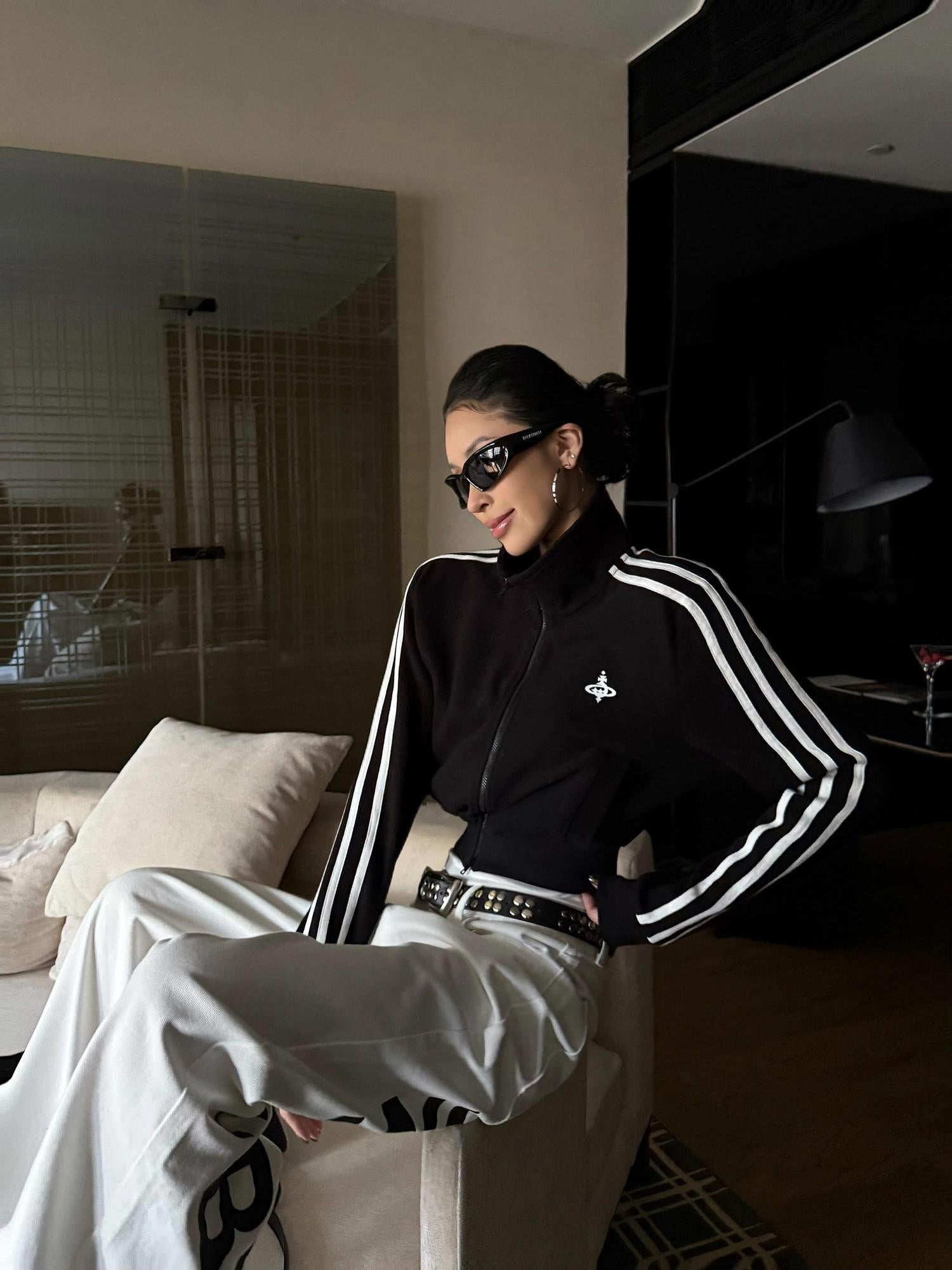ZERO Slim Fit Stand Collar Zip Short Casual Printed Black Women Polyester Sweatshirt