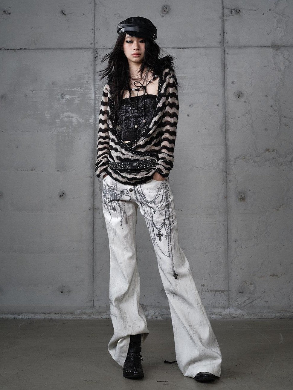 NO ROMANCE Distressed Street Punk Printed Women'S Cotton Wide-Leg Jeans