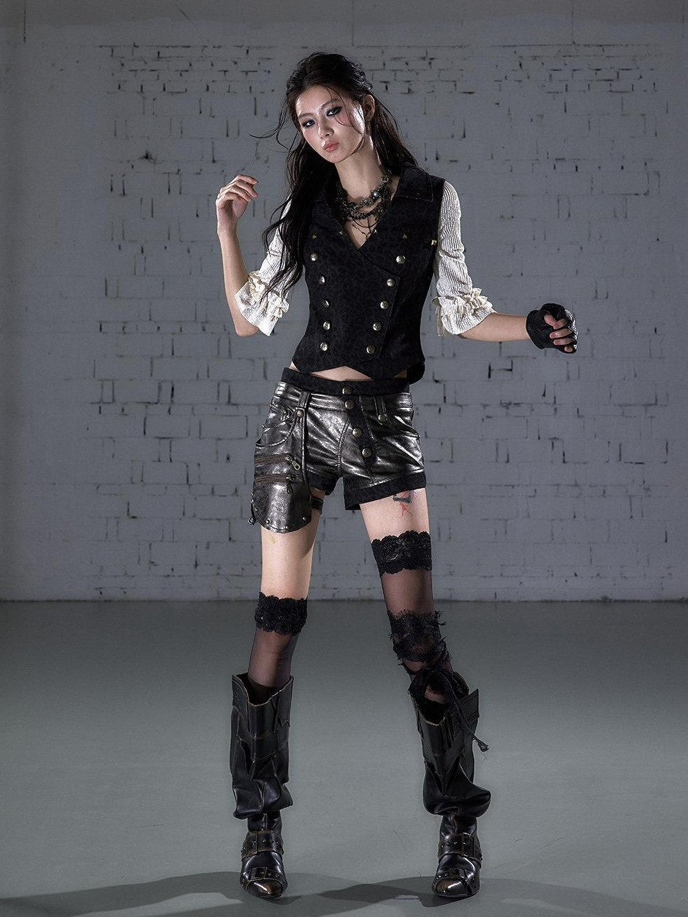 NO ROMANCE Punk Lace Detachable Asymmetric Low Waist Women'S Faux Leather Short Trousers