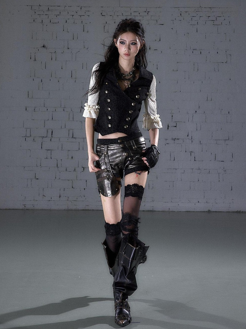 NO ROMANCE Punk Lace Detachable Asymmetric Low Waist Women'S Faux Leather Short Trousers