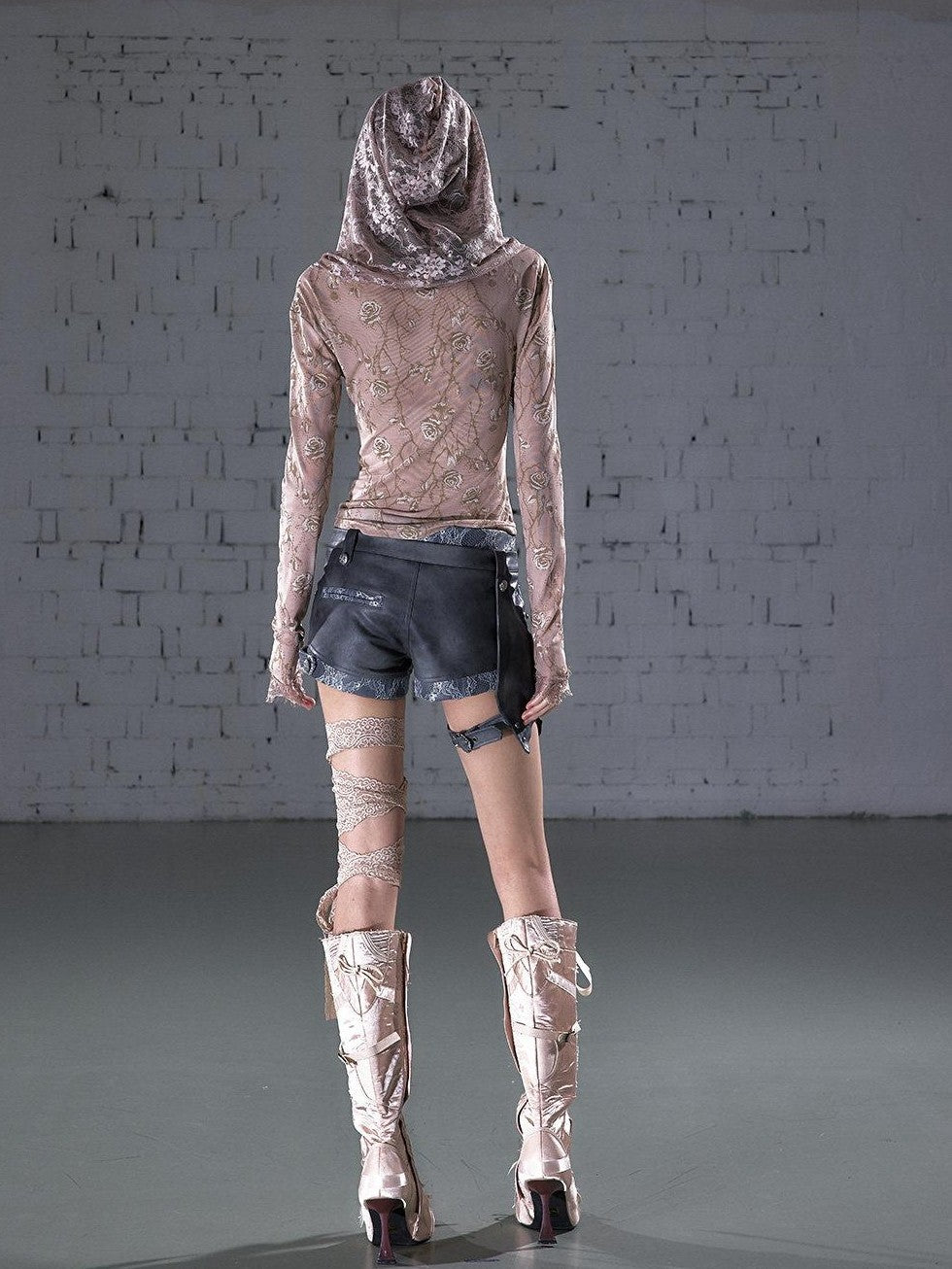 NO ROMANCE Punk Lace Detachable Asymmetric Low Waist Women'S Faux Leather Short Trousers