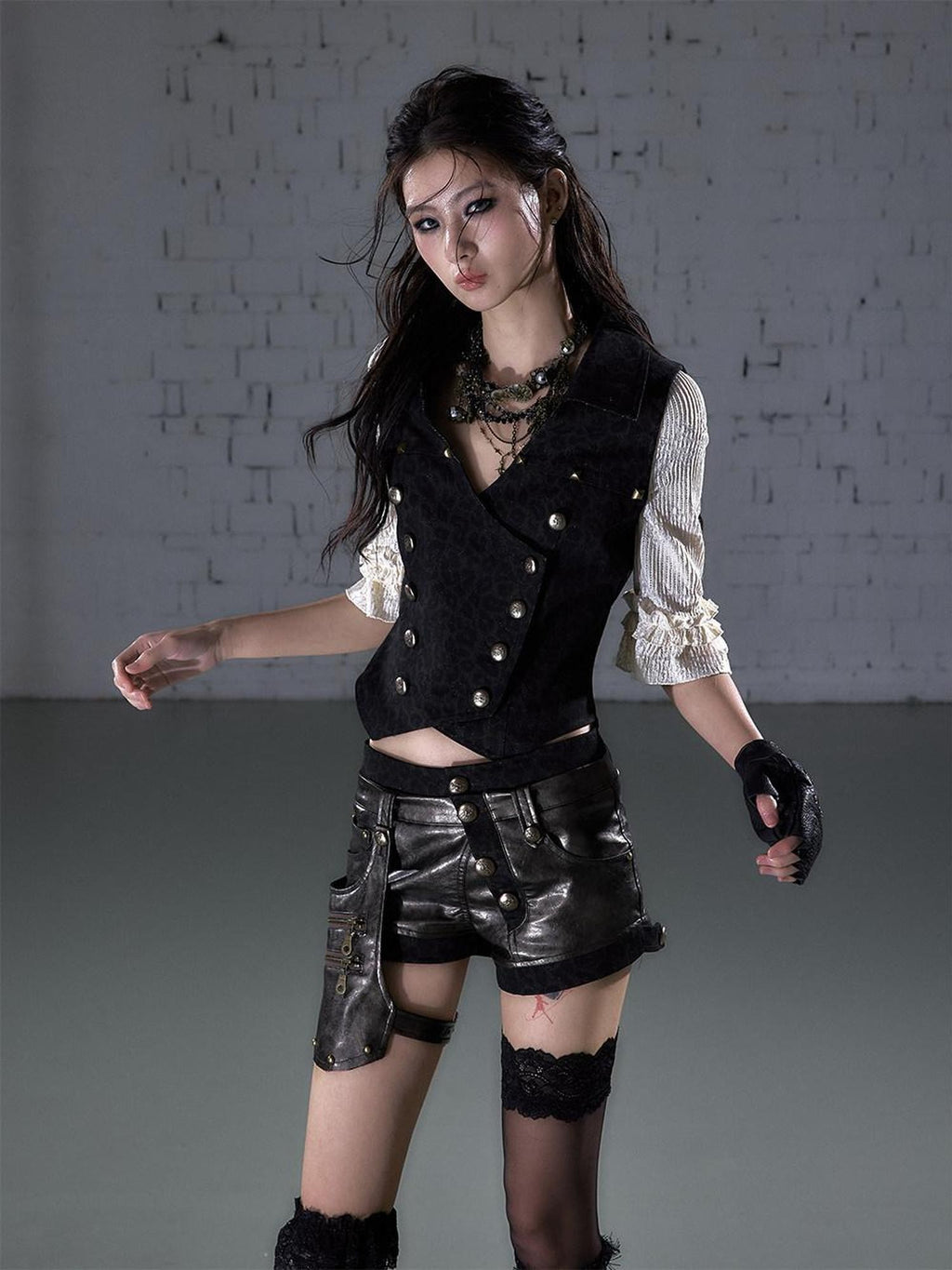 NO ROMANCE Punk Lace Detachable Asymmetric Low Waist Women'S Faux Leather Short Trousers