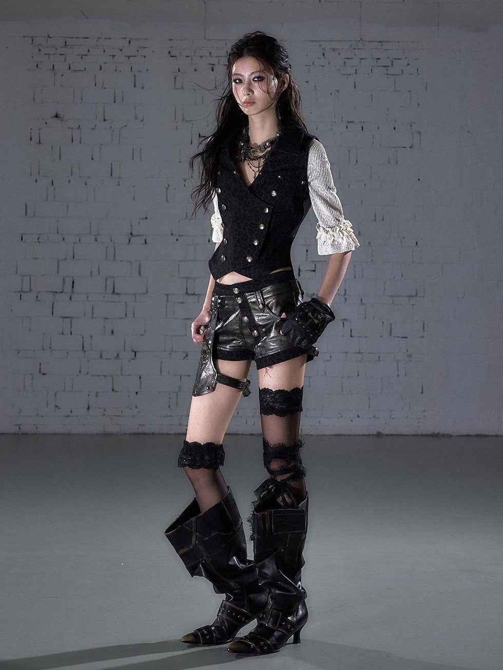 NO ROMANCE Punk Lace Detachable Asymmetric Low Waist Women'S Faux Leather Short Trousers