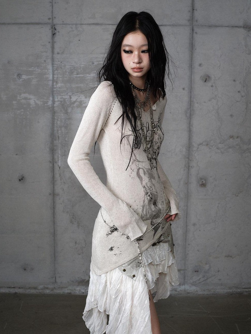 NO ROMANCE Punk Reversible Printed Ripped Slim Vneck Women'S Polyester Long Sleeve T-Shirts