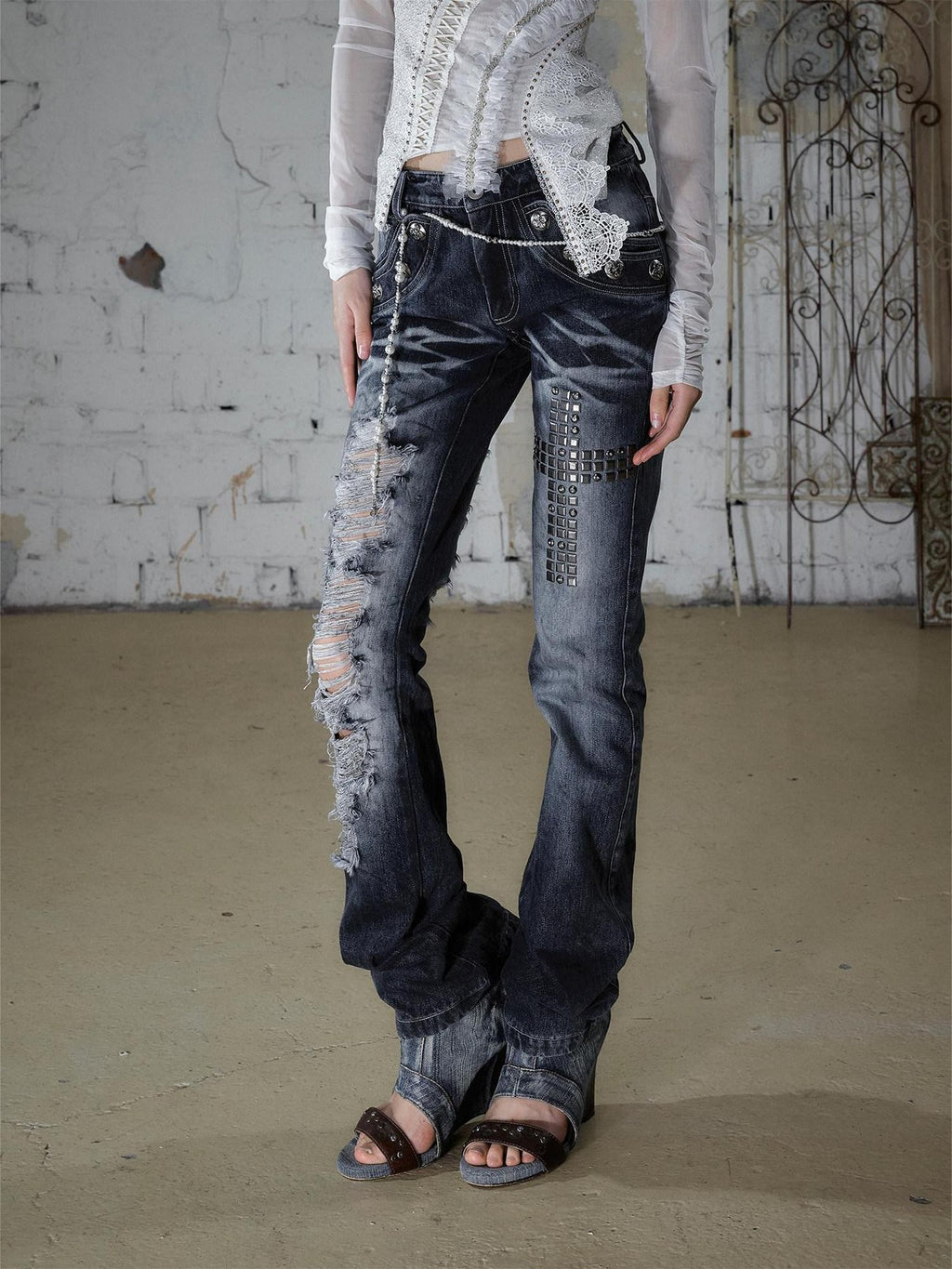NO ROMANCE Rhinestone Washed Distressed High Waist Slim Women'S Cotton Blend Straight Jeans