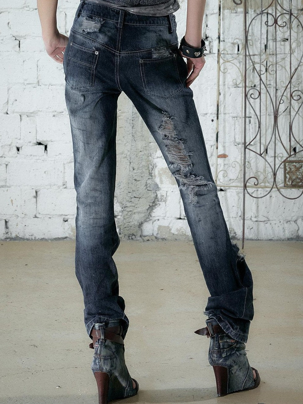 NO ROMANCE Rhinestone Washed Distressed High Waist Slim Women'S Cotton Blend Straight Jeans