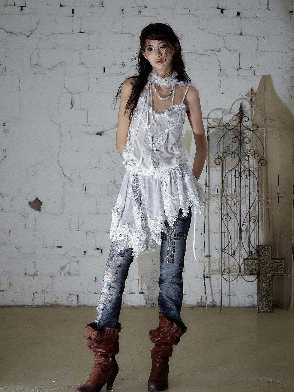 NO ROMANCE Rhinestone Washed Distressed High Waist Slim Women'S Cotton Blend Straight Jeans