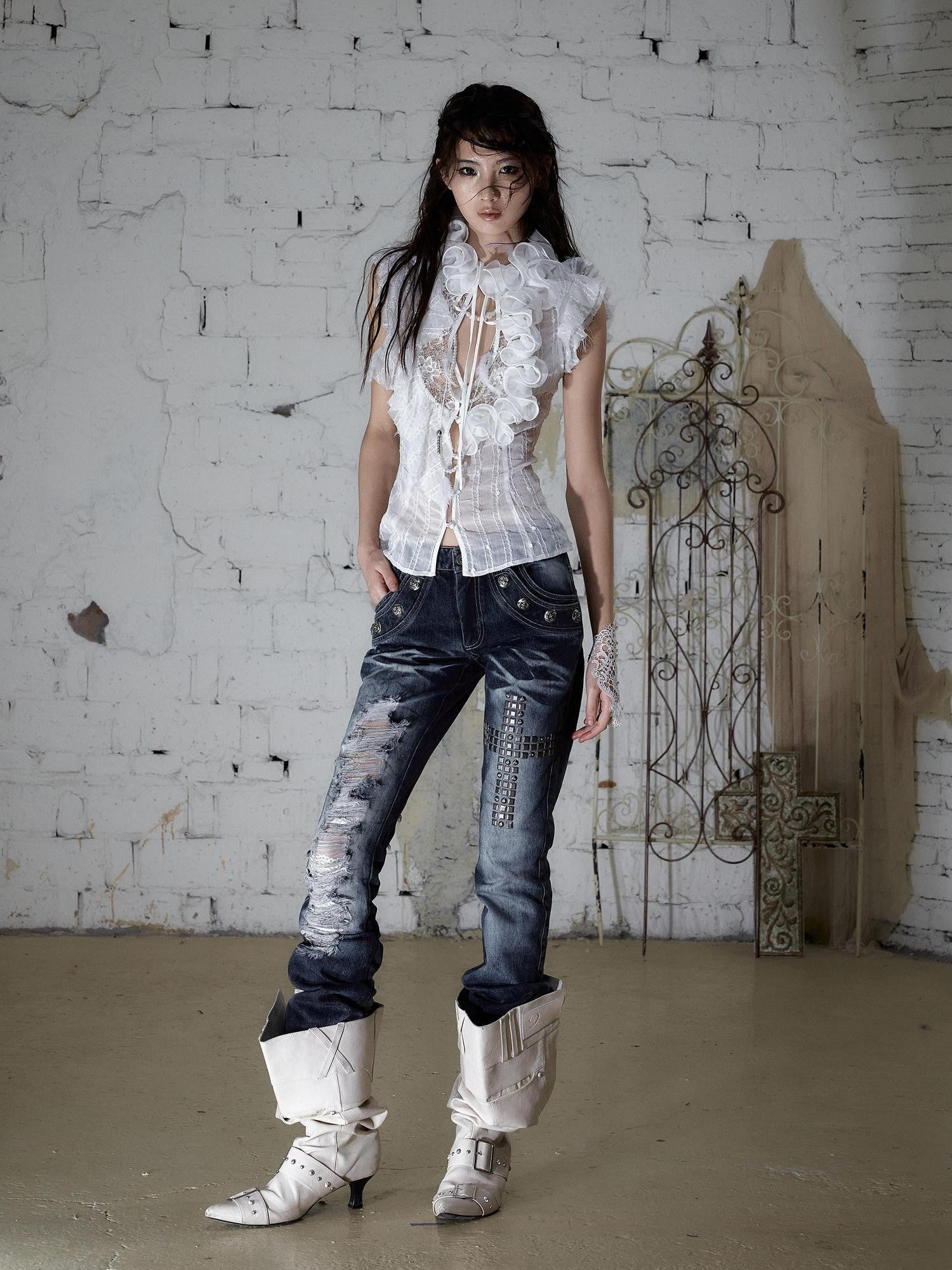 NO ROMANCE Rhinestone Washed Distressed High Waist Slim Women'S Cotton Blend Straight Jeans