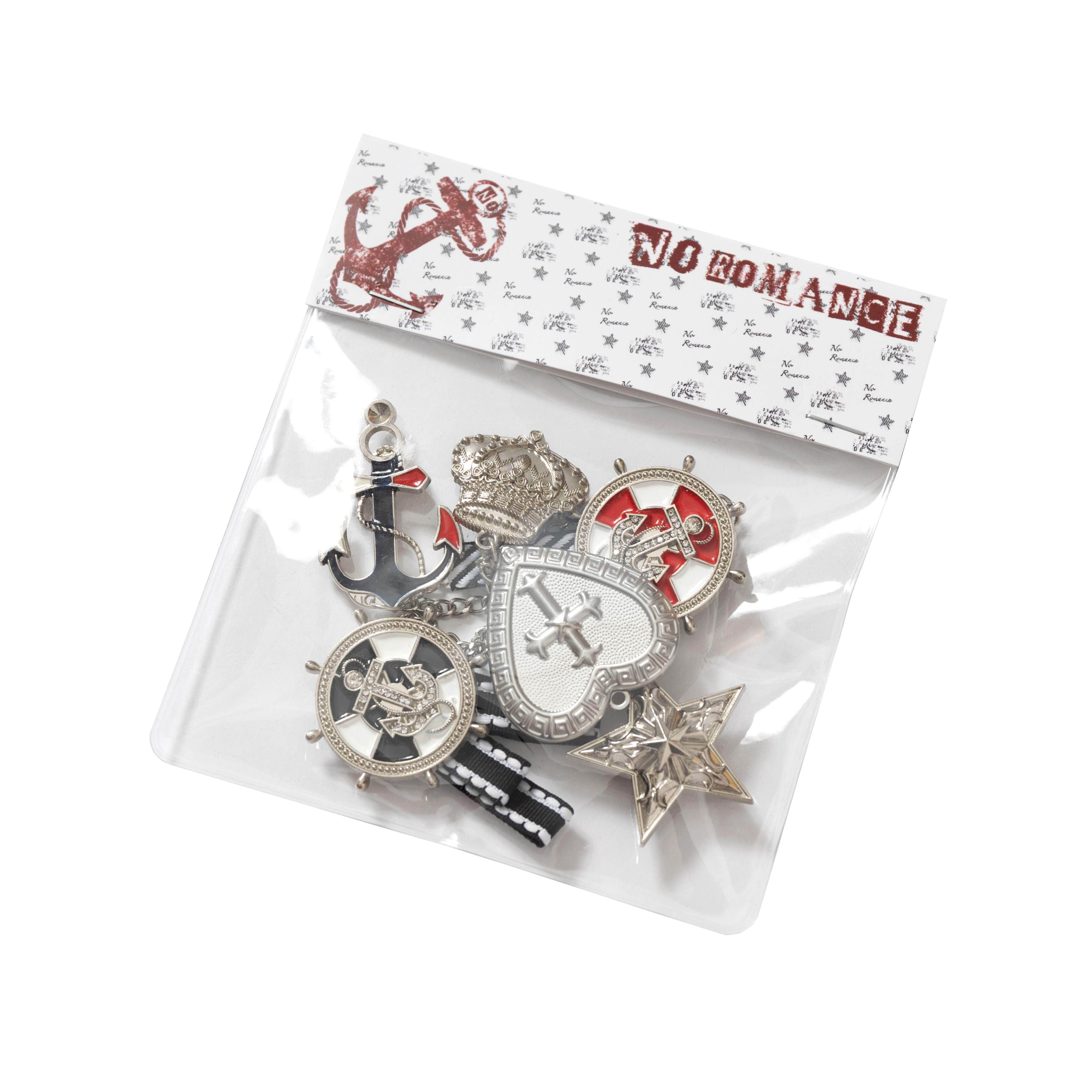 NO_ROMANCE_Unique_Edgy_Punk_Rock_Distressed_Badge_Women'S_Metal_Statement_Brooches_MISSTT