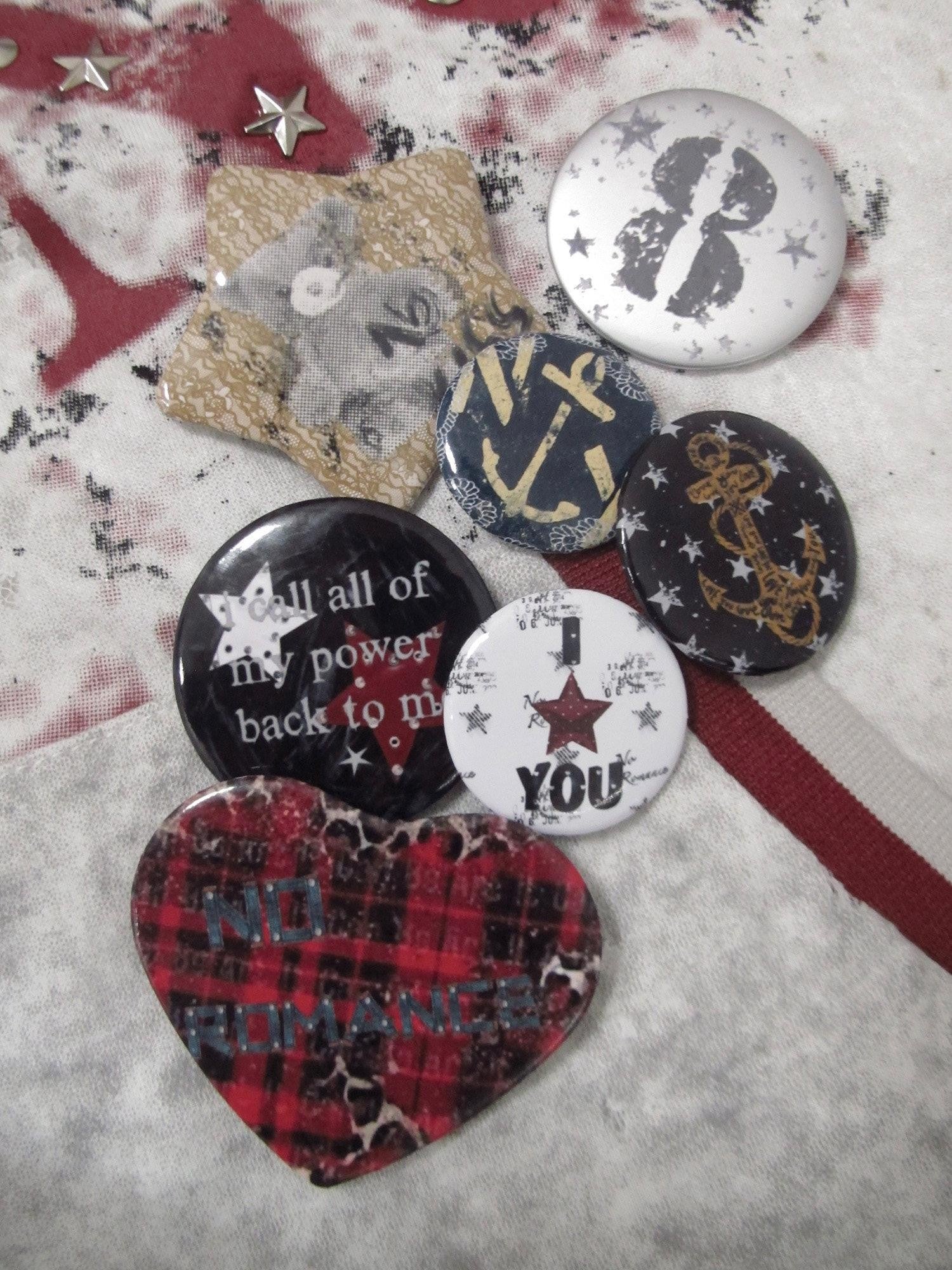 NO ROMANCE Unique Edgy Punk Rock Distressed Badge Women'S Metal Statement Brooches