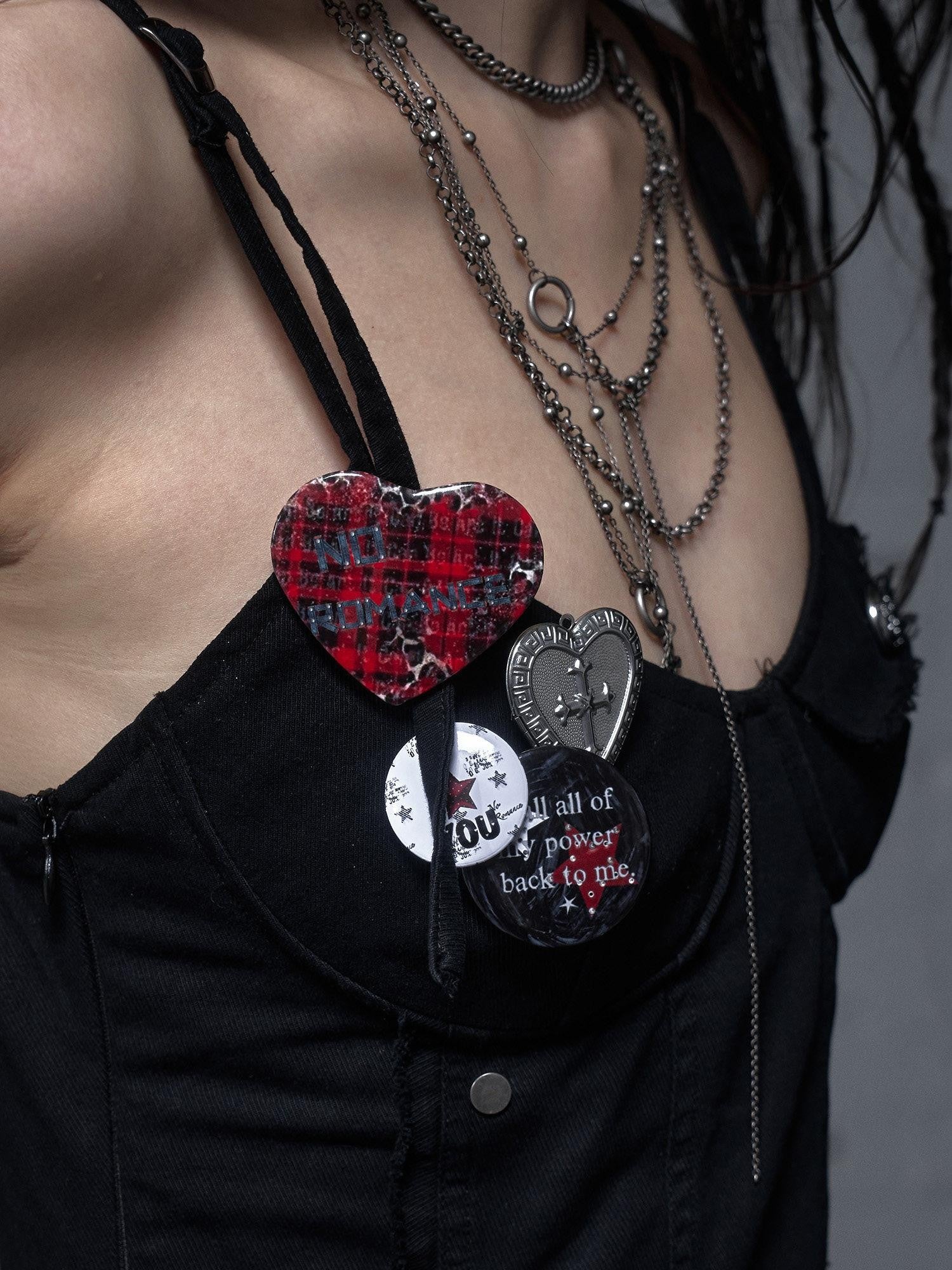 NO ROMANCE Unique Edgy Punk Rock Distressed Badge Women'S Metal Statement Brooches