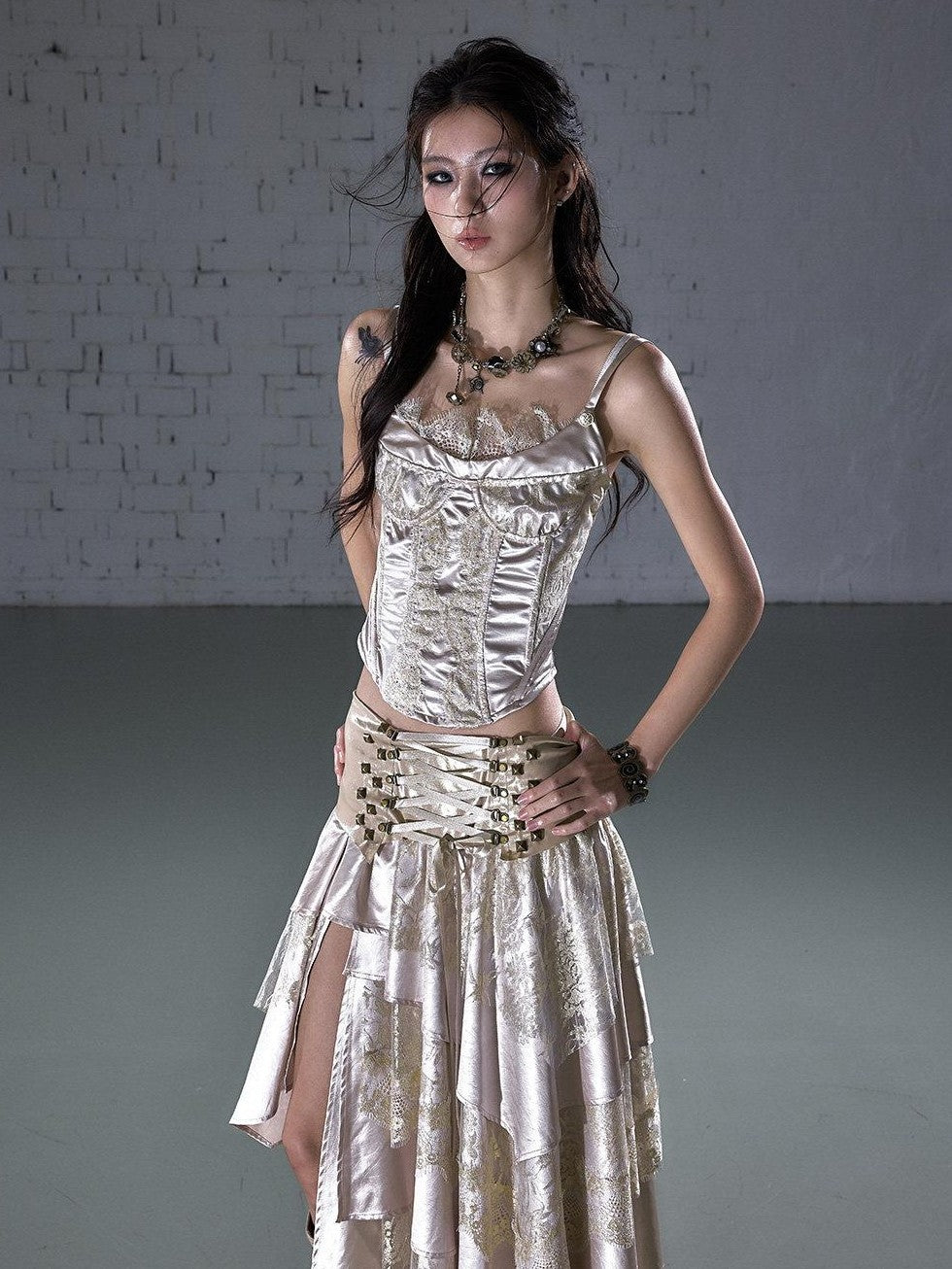 NO ROMANCE Vintage Court Waist Cinch Lace Trim Boned Women'S Satin Camisoles
