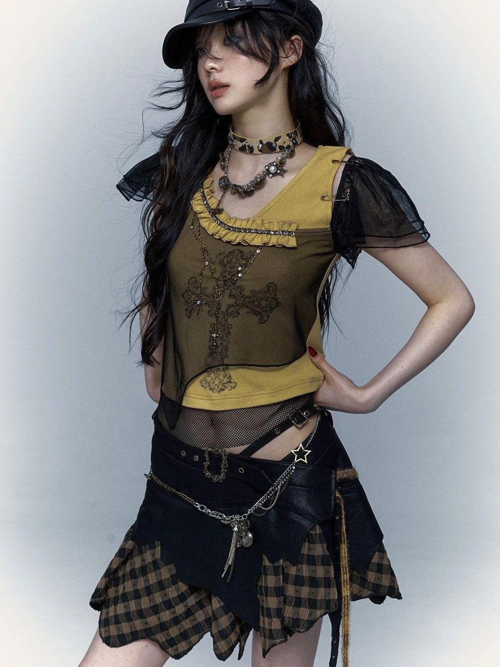 NO ROMANCE Yellow Black Asymmetric Rhinestone Cross Print Women'S Short Sleeve T-Shirts