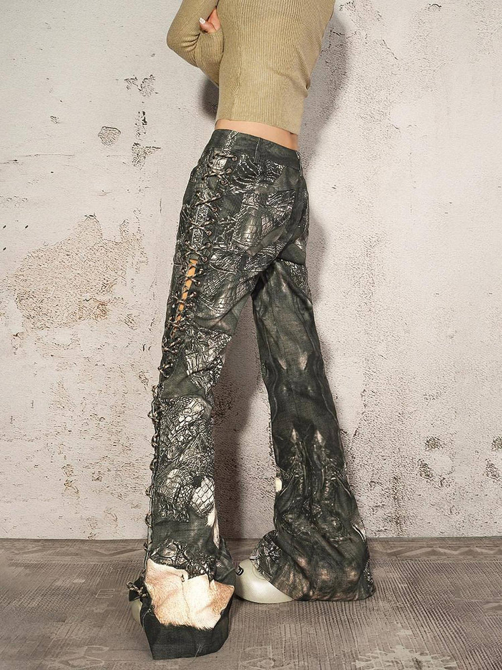 Nico Molly Durable Dark Gray Crocodile Print Relaxed Natural Waist Straight Leg Jeans