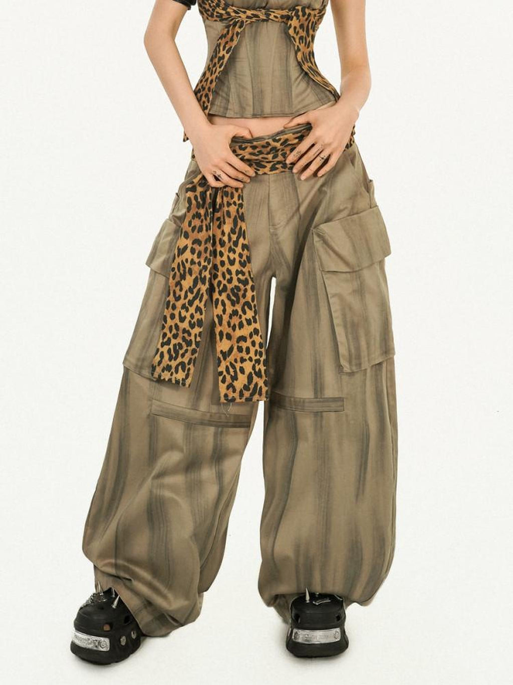 Nico Molly High Waist Leopard Print Vintage Pocket Detail Wide Leg Women Cargo Pants