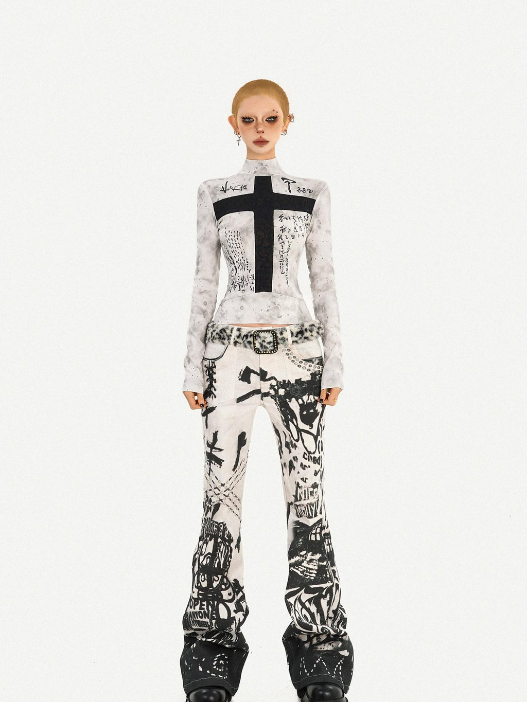 Nico Molly Natural Waist Street Studded Ink Wash Button Fly White Rigid Straight Leg Jeans