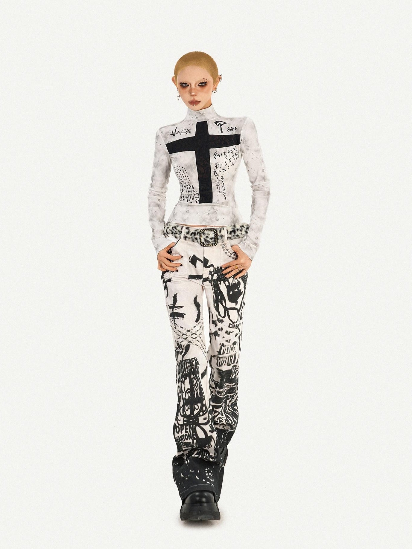 Nico Molly Natural Waist Street Studded Ink Wash Button Fly White Rigid Straight Leg Jeans