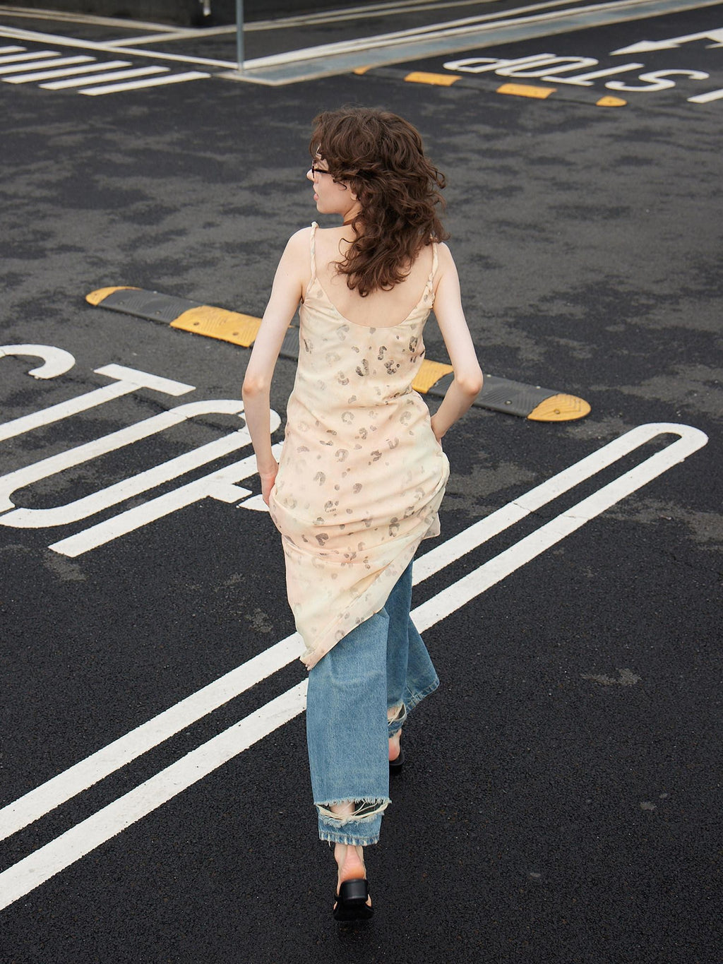 Outthe Blue Elegant Fitted Waist Spaghetti Strap V-neck A Line Almond Print Maxi Dresses