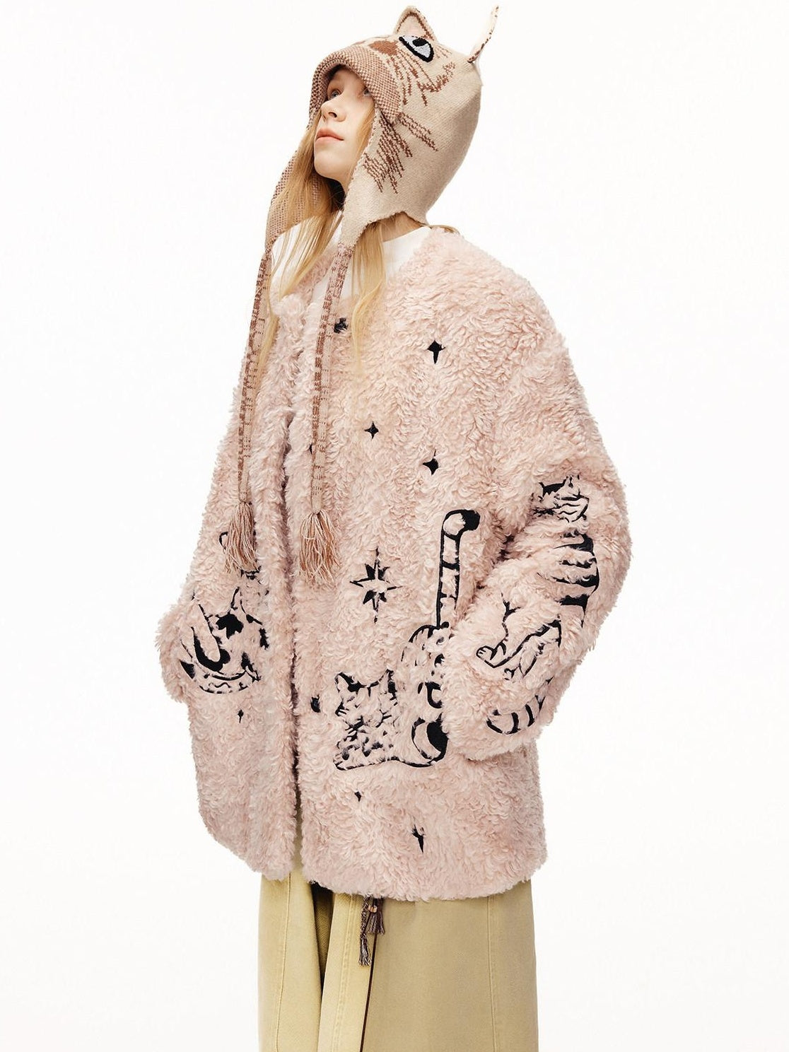 Outthe Blue High Breathability Casual Knit Round Top Women Animal Pattern Light Beige Hats