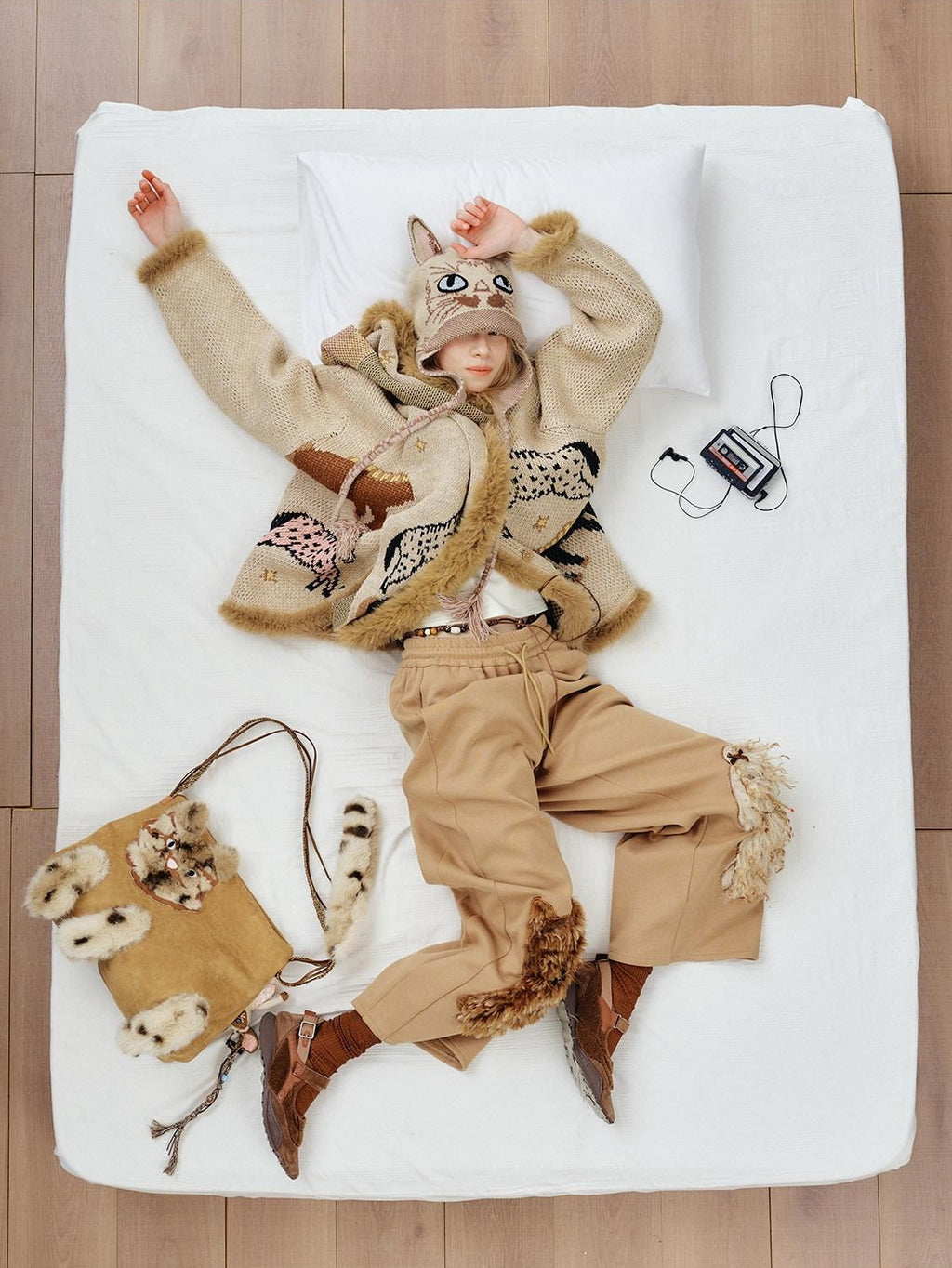 Outthe Blue High Breathability Casual Knit Round Top Women Animal Pattern Light Beige Hats