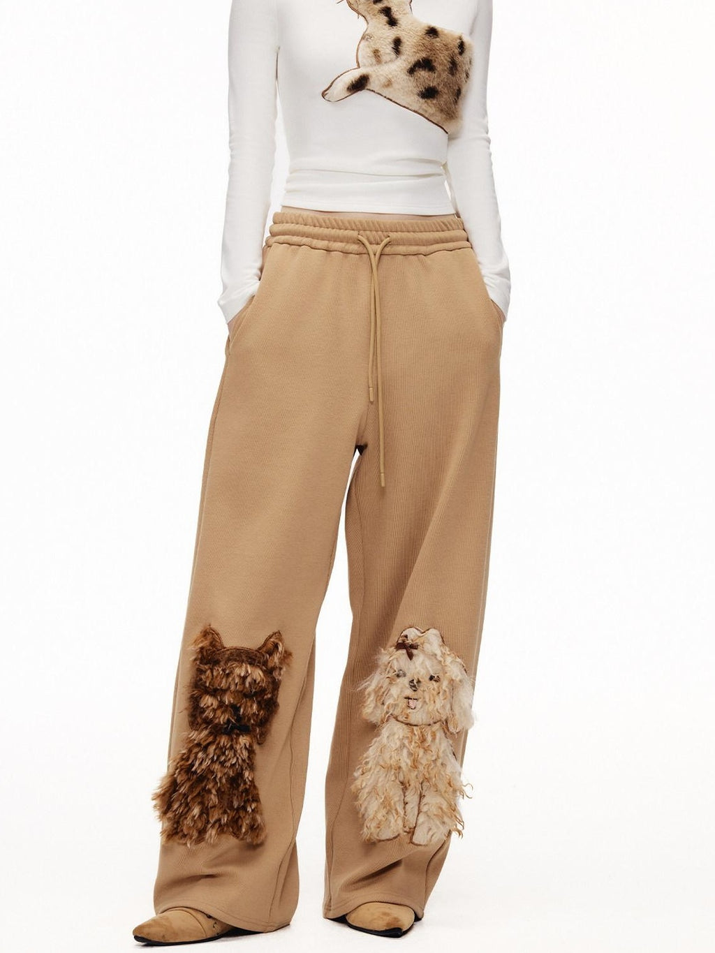 Outthe Blue High Waist Asymmetric Embroidered Applique Loose Straight Camel Sweatpants