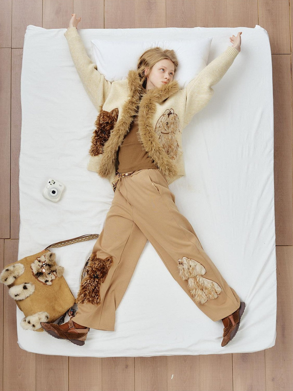 Outthe Blue High Waist Asymmetric Embroidered Applique Loose Straight Camel Sweatpants
