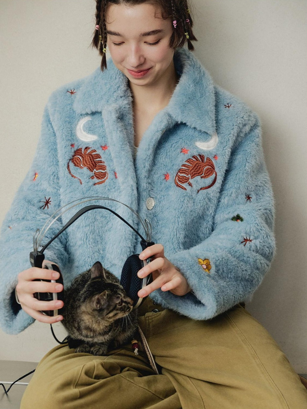 Outthe Blue Padded Embroidered Slim Fit Turn Down Collar Women Polyester Cropped Jackets