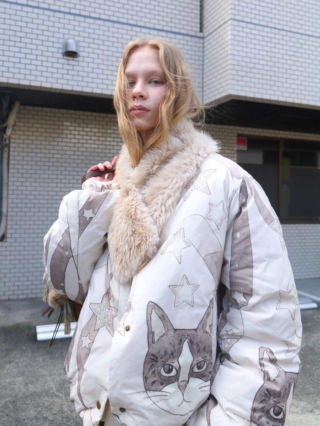 Outthe Blue Warm 90% Duck Down Short Cartoon Print Commuter Women Light Beige Down Jackets