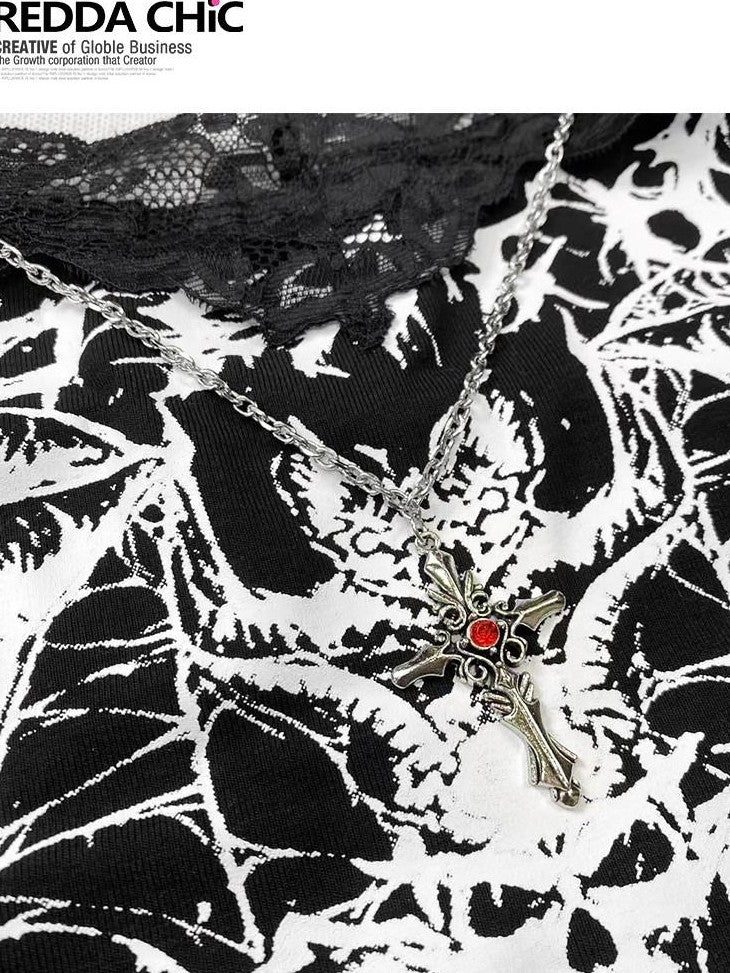 REDDACHIC Black Gothic Lace Letter Print Cropped Slim Fit Women'S Camisoles