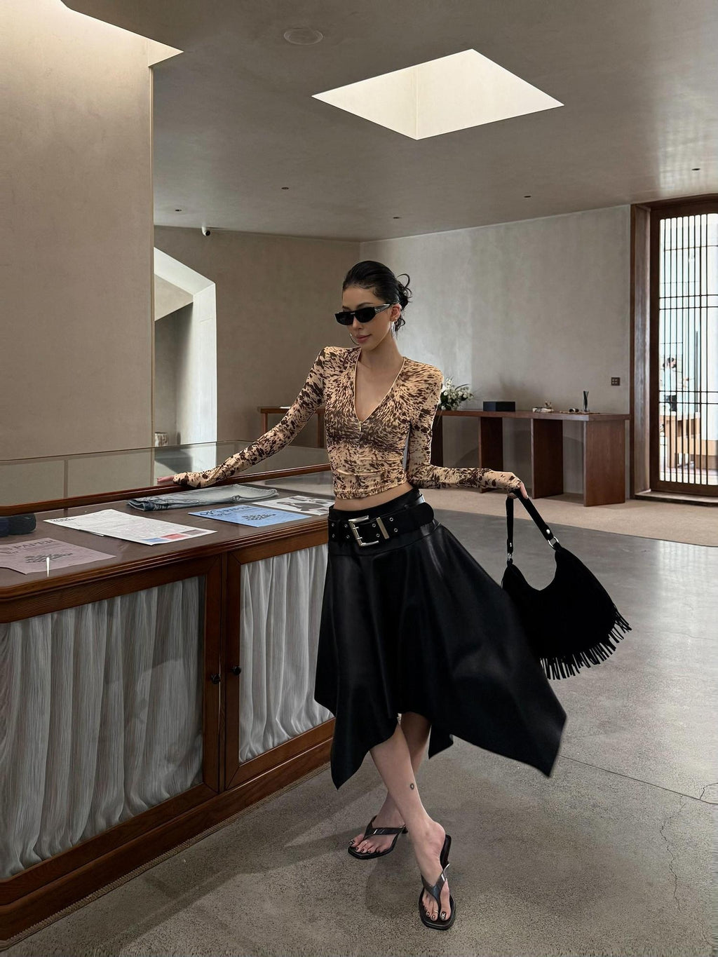 ZERO Leopard Print V-neck Slim Fit Casual Thin Polyester Women Long Sleeve Crop Tops