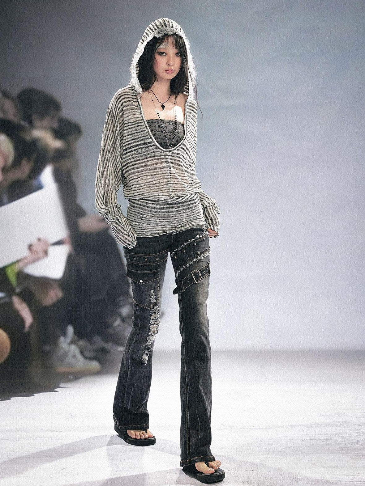 Cest Nous Studded Straight Leg Low Rise Slight Stretch Zip Fly Women Washed Black Jeans