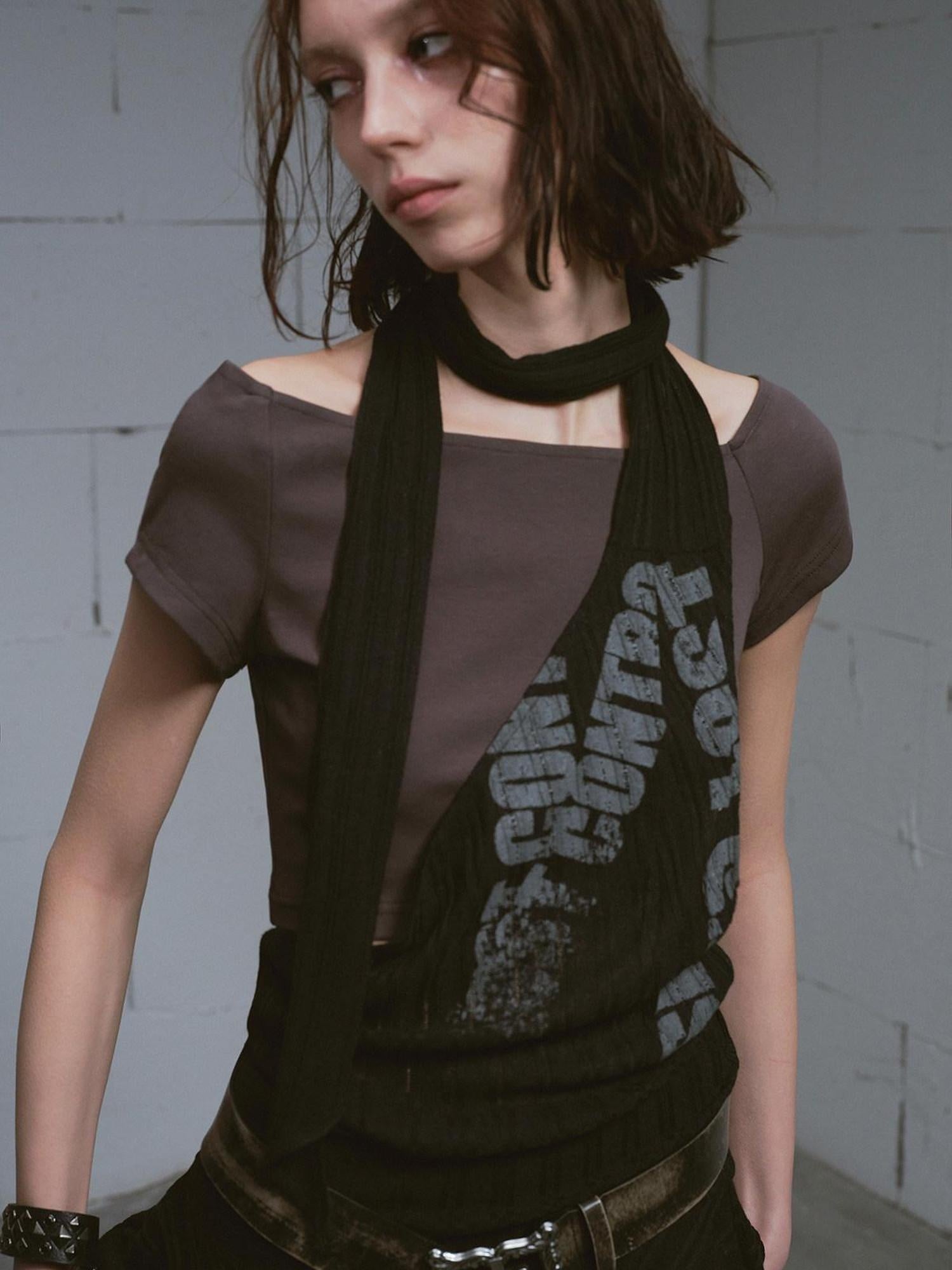 Cest Nous Flattering Cinch Waist Street Printed Halter Slim Black Grey Mididresses