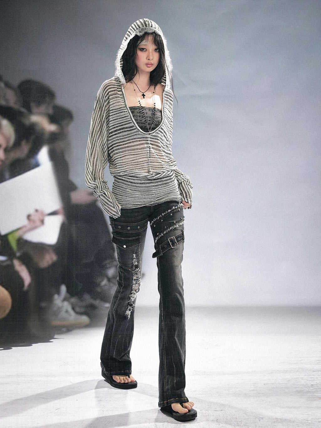 Cest Nous Studded Straight Leg Low Rise Slight Stretch Zip Fly Women Washed Black Jeans